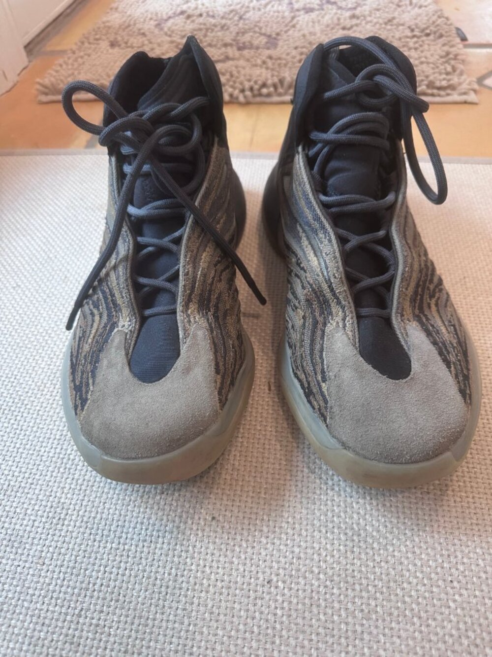 adidas Yeezy QNTM Quantum | Mens US 10 | Pre-Owned
